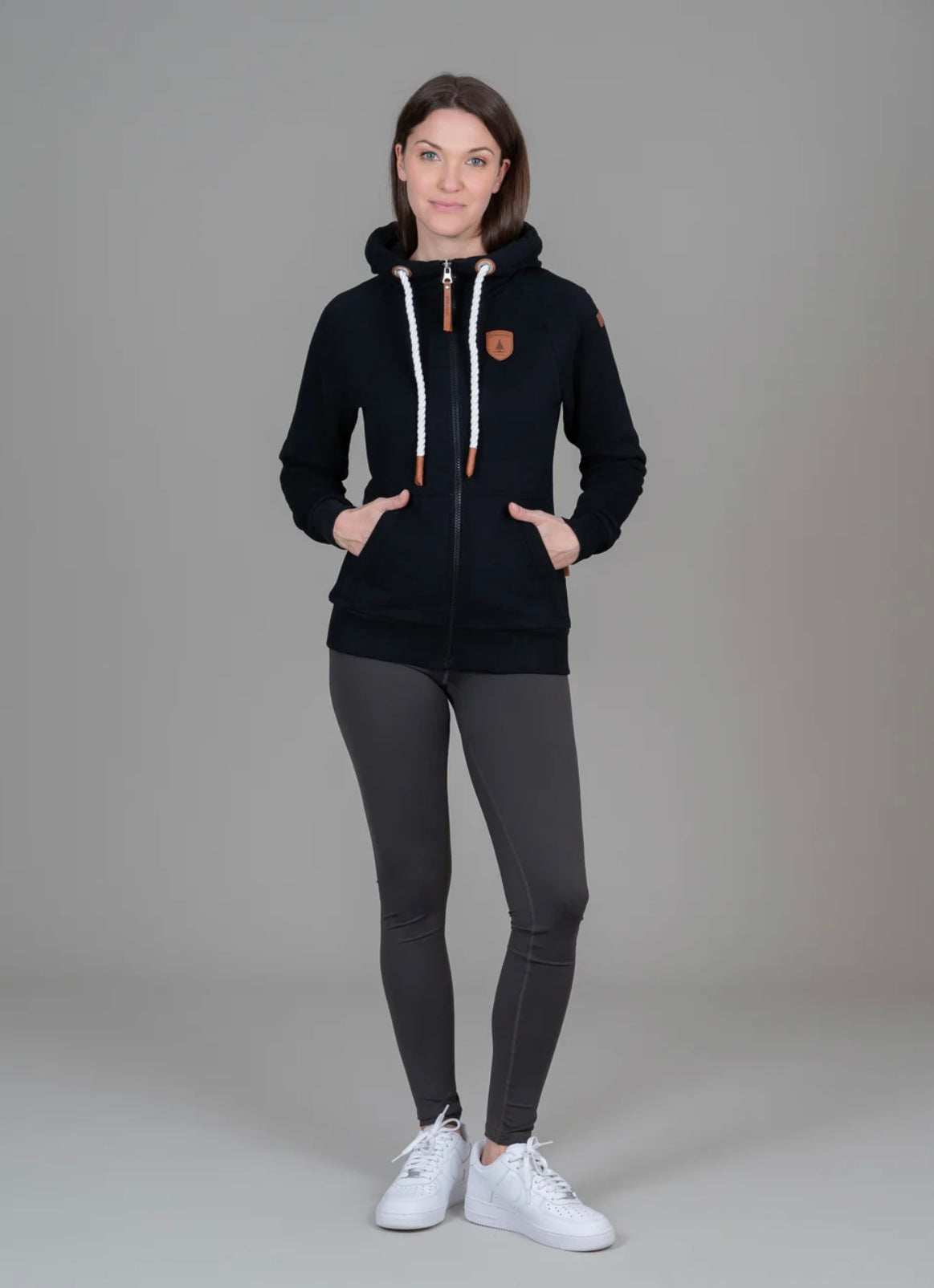 WANAKOME • HERA • NOIR • 70310