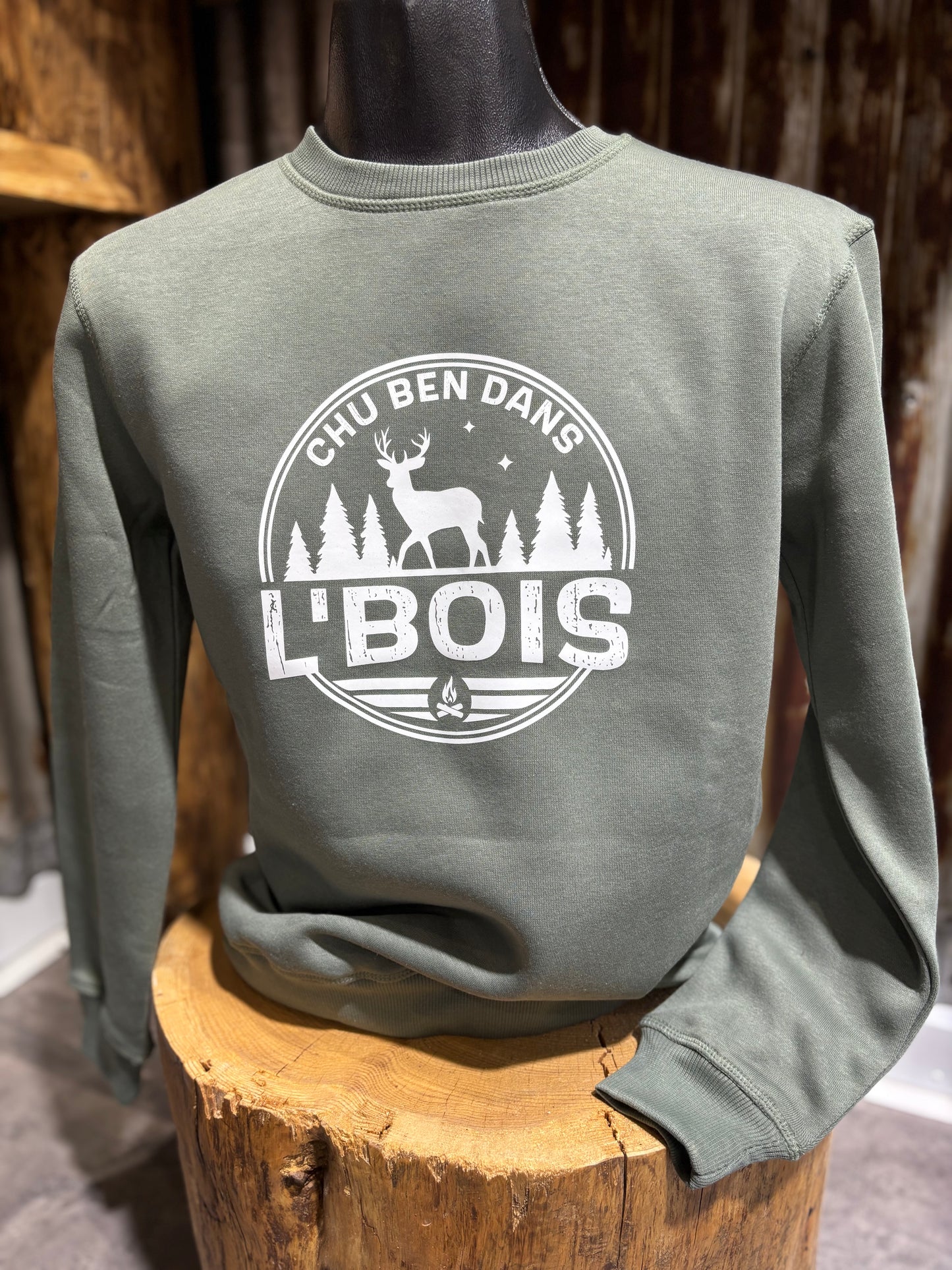 CHU BEN DANS L’BOIS • CREWNECK • VERT SAUGE • 15010