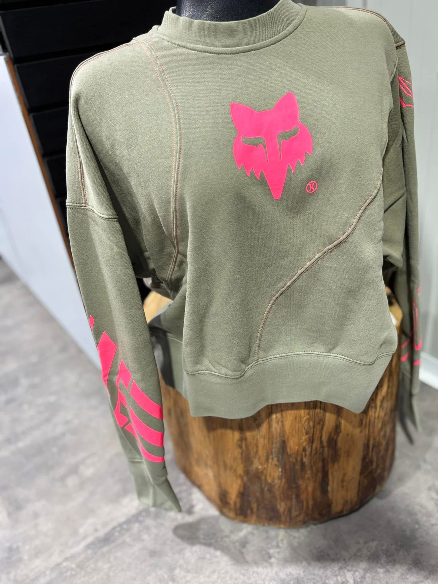 FOX • CREWNECK • CORAIL
