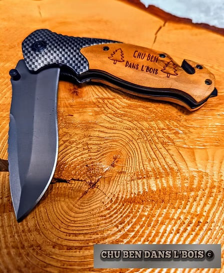 CHU BEN DANS L’BOIS • COUTEAU EN BOIS GRAVÉ •