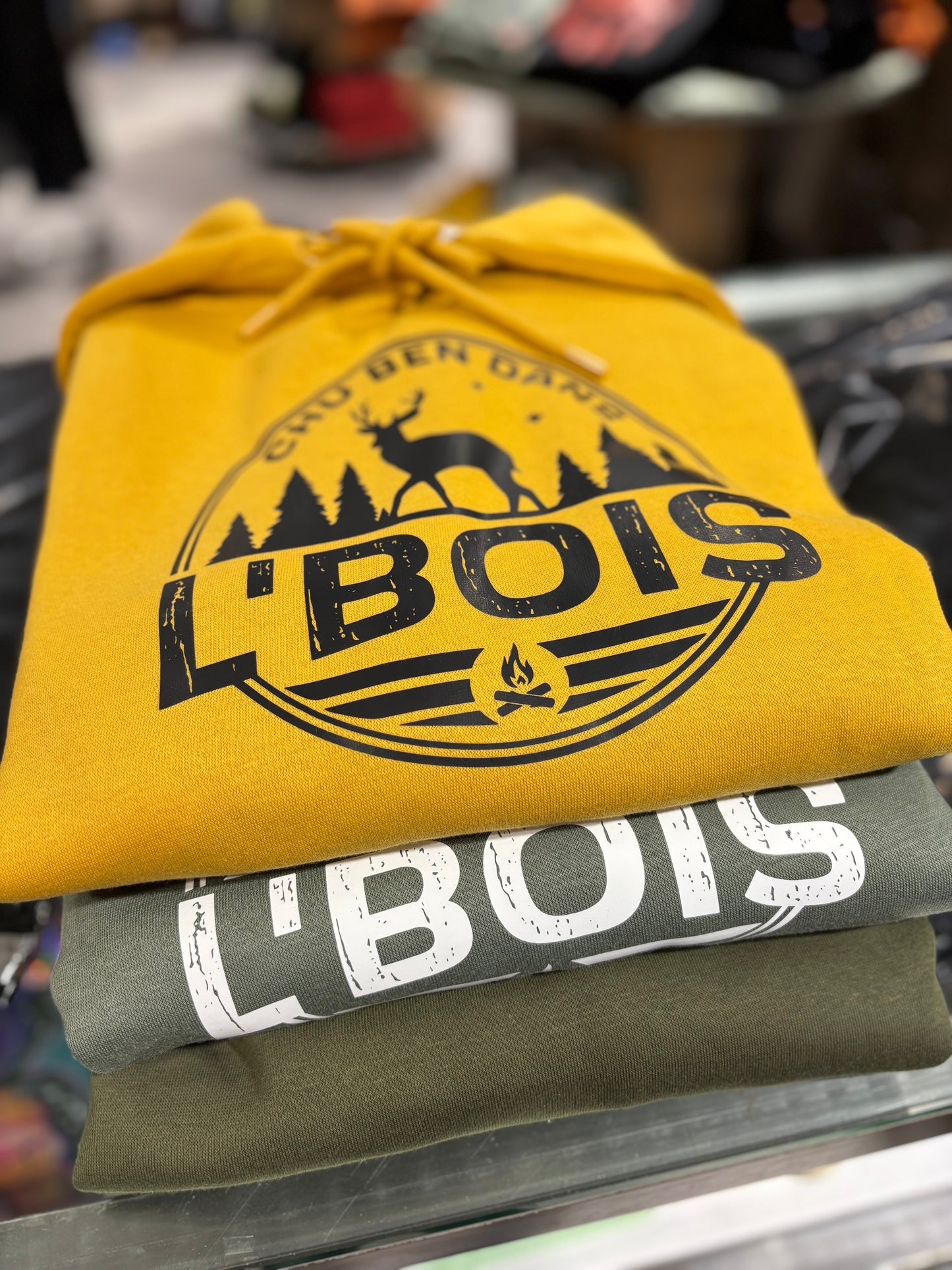 CHU BEN DANS L’BOIS • HOODIES JAUNE • 25300