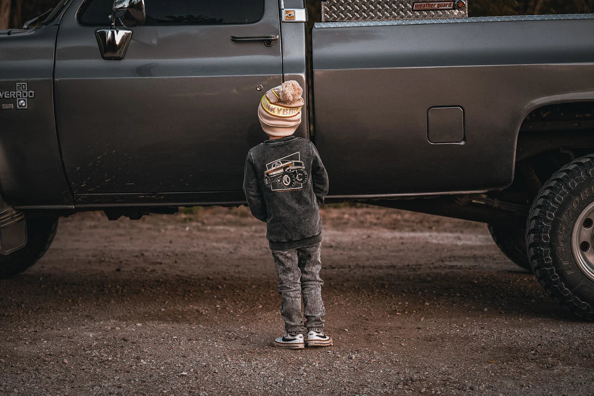 RAD RASCAL • CREW NECK • LIVING LIFE RAD • 20198